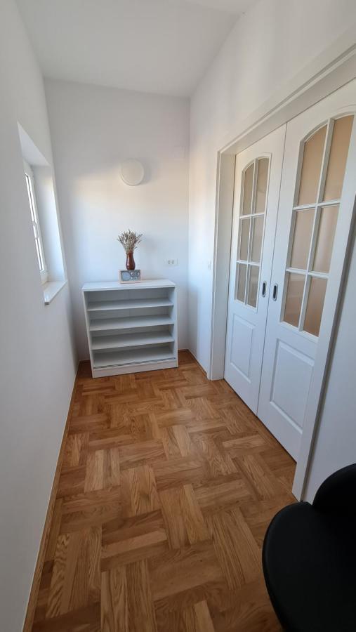 Apartmani Dami Novalja Kültér fotó