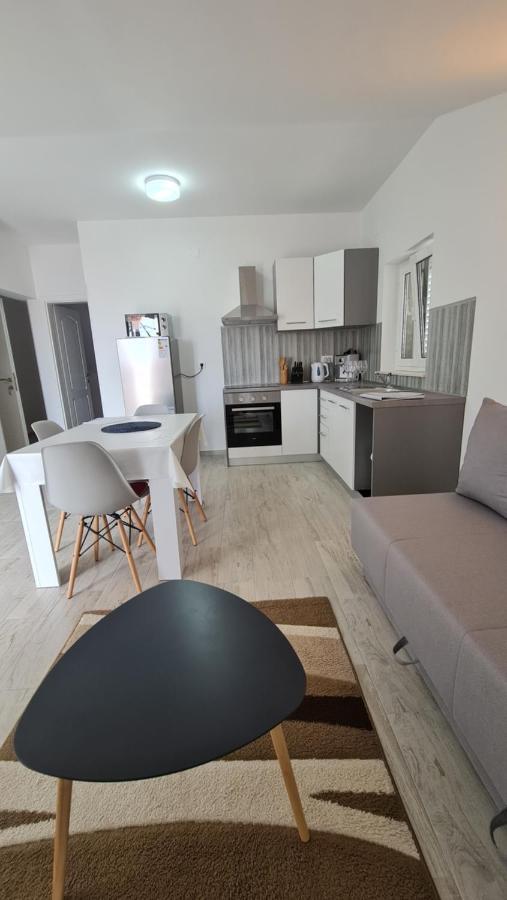 Apartmani Dami Novalja Kültér fotó